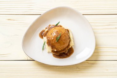 sos soslu patates püresi