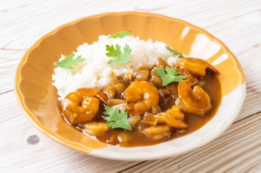 Pirinç Köri soslu karides