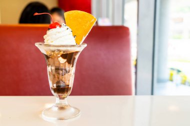 Çikolatalı dondurma dondurma