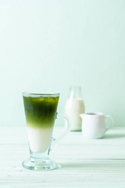 Buzlu matcha yeşil çay kahve