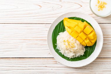 yapışkan pirinç ile mango