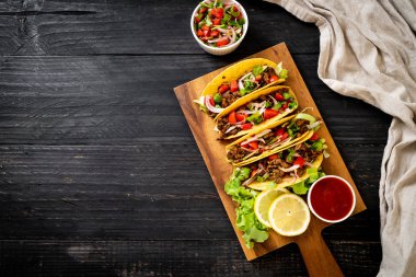 et ve sebze ile tacos 