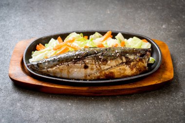 Teriyaki soslu ızgara Saba balık biftek