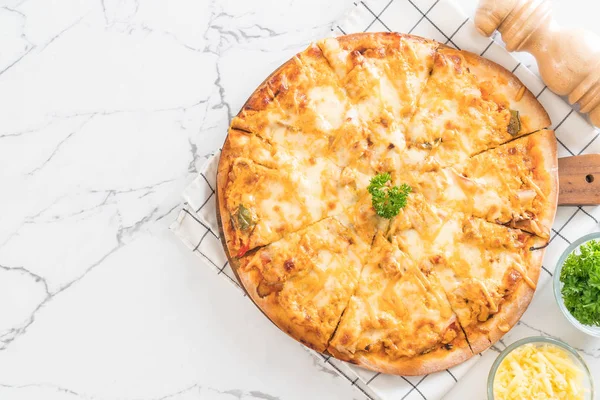 pizza bin ada soslu tavuk ızgara