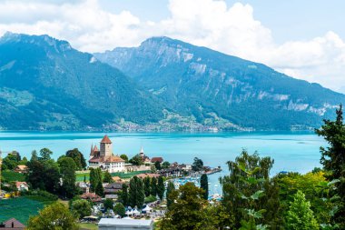 İsviçre 'deki Spiez Kalesi