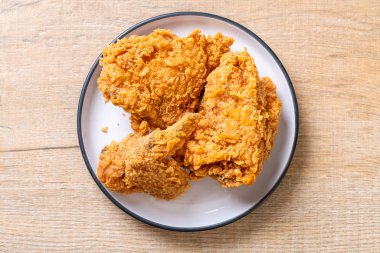 kızarmış tavuk yemek