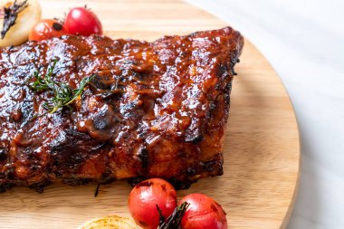 Izgara Barbekü kaburga domuz