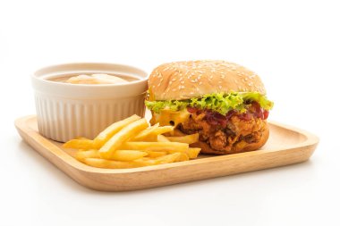 Beyaz arka plan üzerinde izole kızarmış tavuk burger