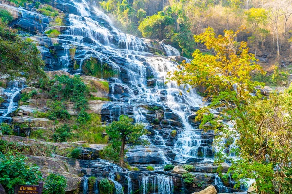 Mae Ya wodospad w Chiang Mai, Tajlandia — Zdjęcie stockowe