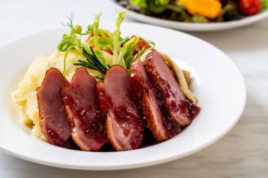 soslu ızgara duck meme