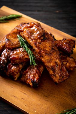 Izgara Barbekü kaburga domuz