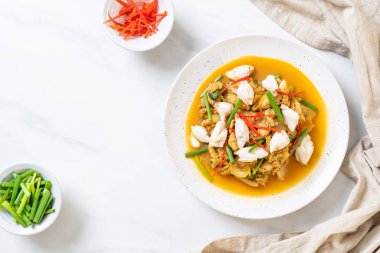 köri tozu ile kızartılmış Yengeç