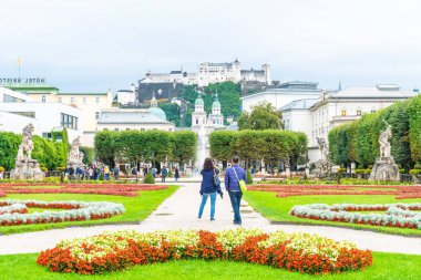 Salzburg, Avusturya - 30 Ağustos 2018: Mir yürüyüş turist
