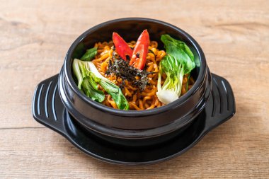 sebze ve kimchi Koreli anlık erişte