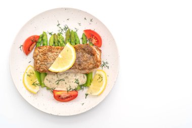 Izgara balık bifteği.