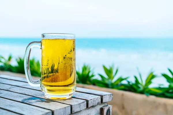 Um copo de cerveja — Fotografia de Stock