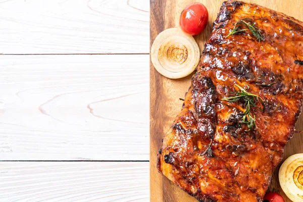 구운된 바베 큐 갈비 돼지고기 — 스톡 사진