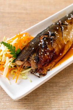 Teriyaki soslu ızgara Saba balık biftek