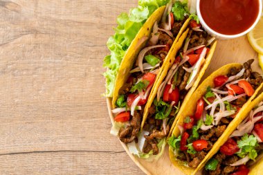 et ve sebze ile tacos 