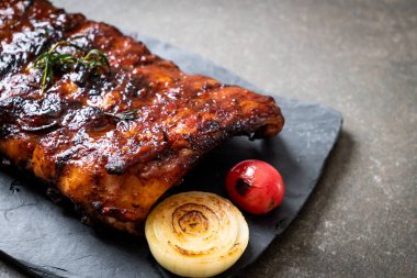 Izgara Barbekü kaburga domuz