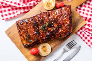 Izgara Barbekü kaburga domuz