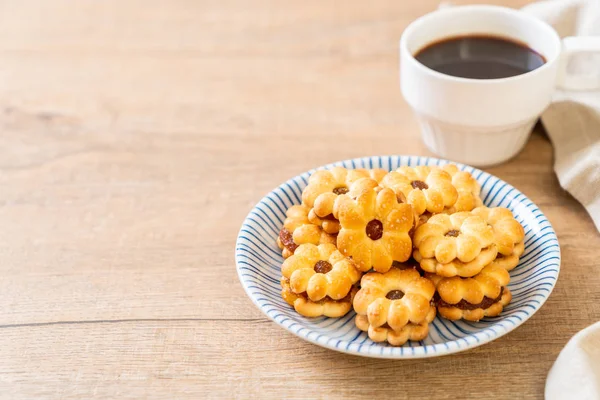 Biscuit with pineapple jam — Stock Photo, Image