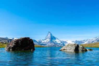 Matterhorn Zermatt gölde Stellisee ile