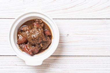 herb ile domuz eti güveç