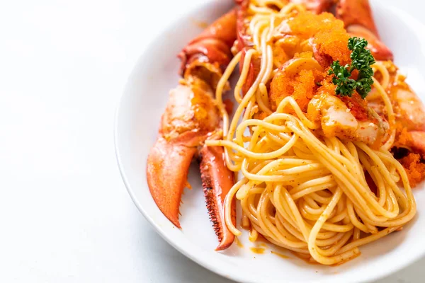 Homar spaghetti z krewetkami jajkiem — Zdjęcie stockowe