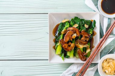 İstiridye soslu kızarmış Hong Kong Kale heyecan