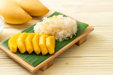 yapışkan pirinç ile mango