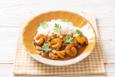 Pirinç Köri soslu karides