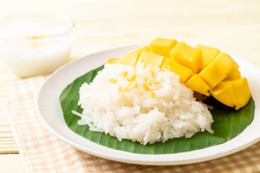 yapışkan pirinç ile mango