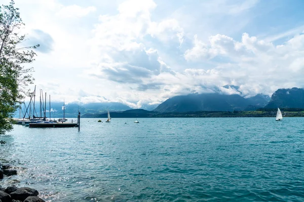 Thun Gölü Dağı İsviçre