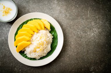 yapışkan pirinç ile mango