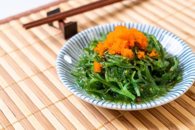 Yosun Salata karides yumurta - Japon tarzı