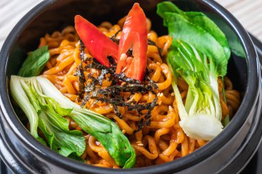 sebze ve kimchi Koreli anlık erişte