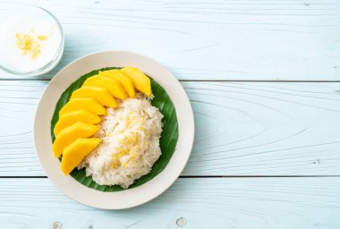 yapışkan pirinç ile mango