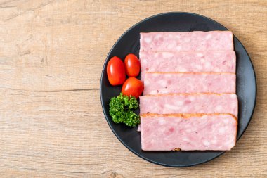 dilimlenmiş domuz pastırması Barbekü