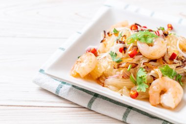 pamelo Baharatlı karides veya karides salatası