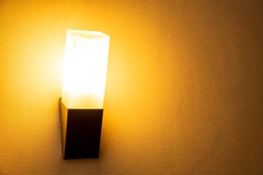 Duvarda ışık lamba