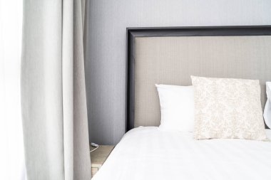 Güzel yastık yatak yatak odası dekorasyon 