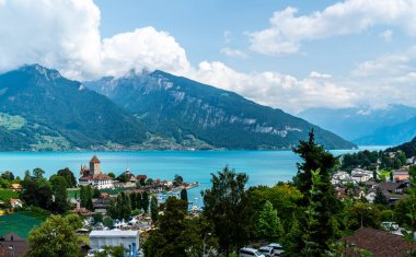 İsviçre 'deki Spiez Kalesi