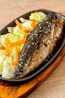 Teriyaki soslu ızgara Saba balık biftek