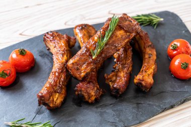 Izgara Barbekü kaburga domuz