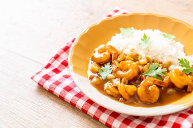 Pirinç Köri soslu karides