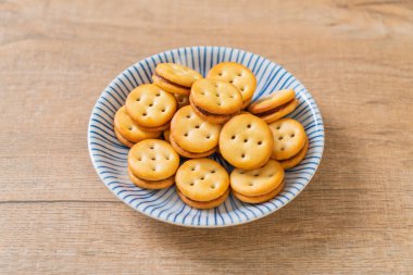 ananas reçeli ile bisküvi