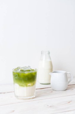 Buzlu matcha yeşil çay kahve