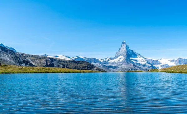 Matterhorn Zermatt gölde Stellisee ile
