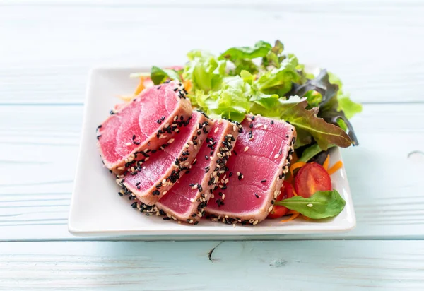 Taze orkinos sebze salata ile ham